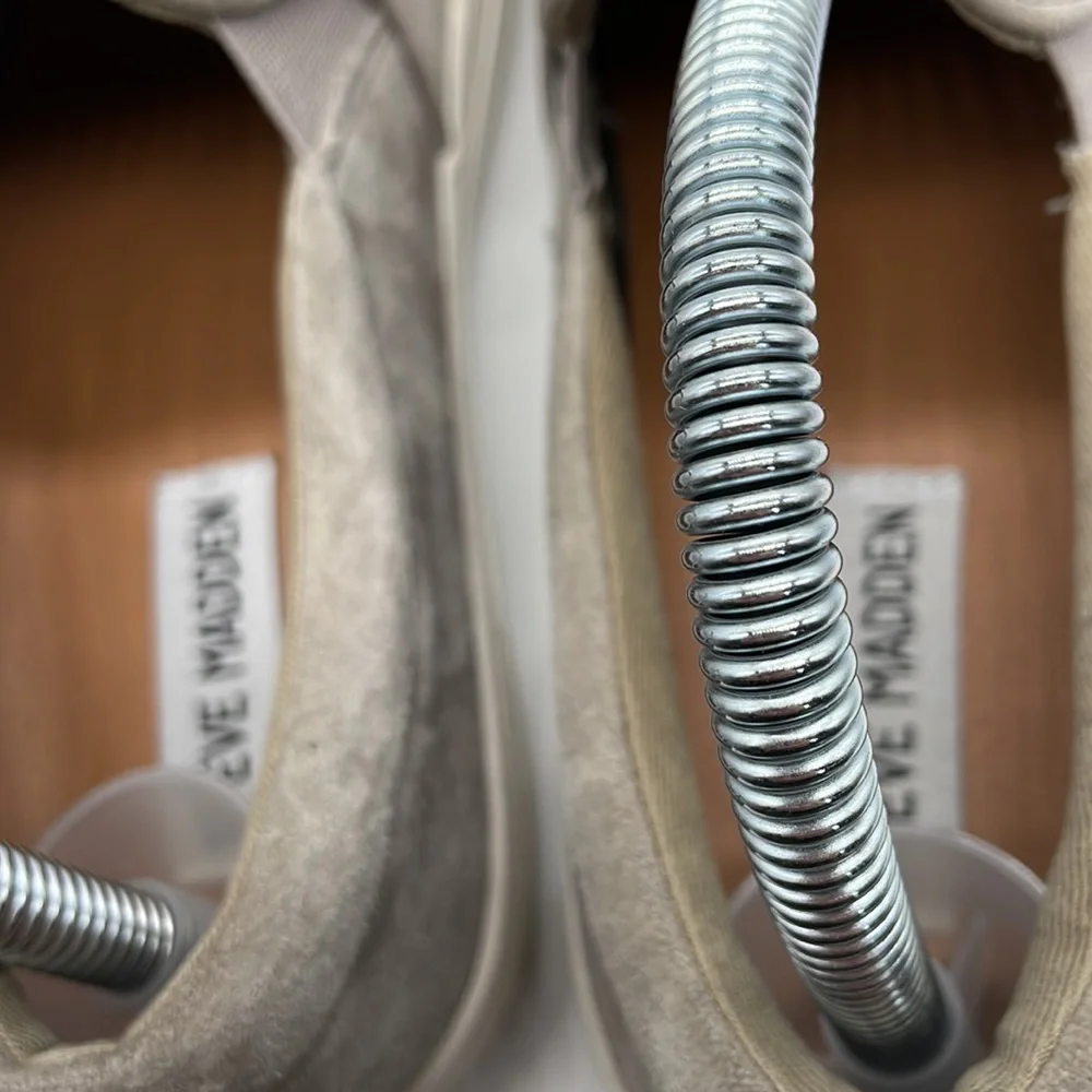 Steve Madden Slip on Sneaker Grey Leather Style:  Gills Sz 8 - Picture 5 of 7